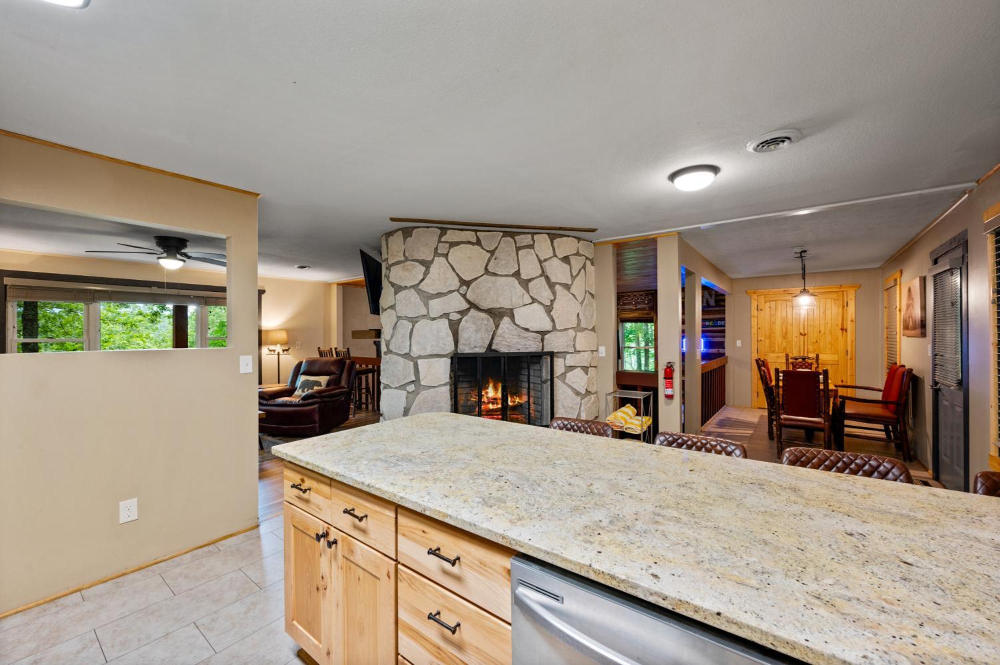 Beautiful Chalet With Fireplace And Large Game Room 개틀린버그 외부 사진