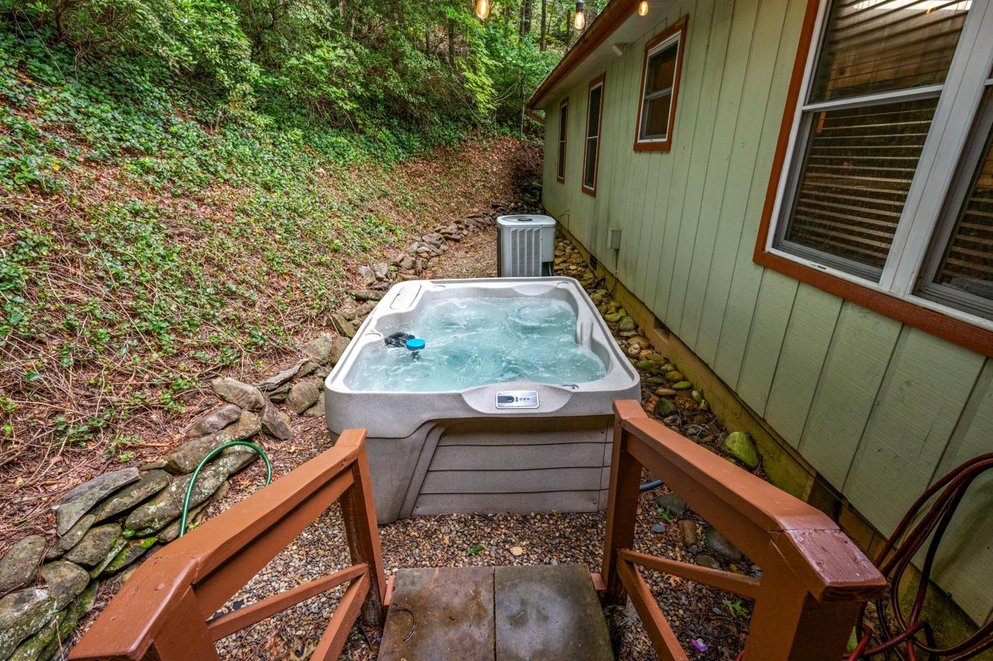 Beautiful Chalet With Fireplace And Large Game Room 개틀린버그 외부 사진